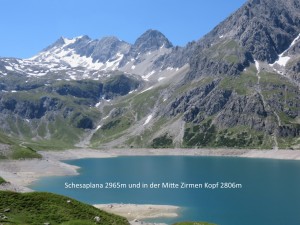 Schesaplana 2965m und in der Mitte Zirmen Kopf 2806m mT