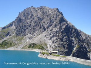 Staumauer mit Douglashütte unter dem Seekopf 2698m mT